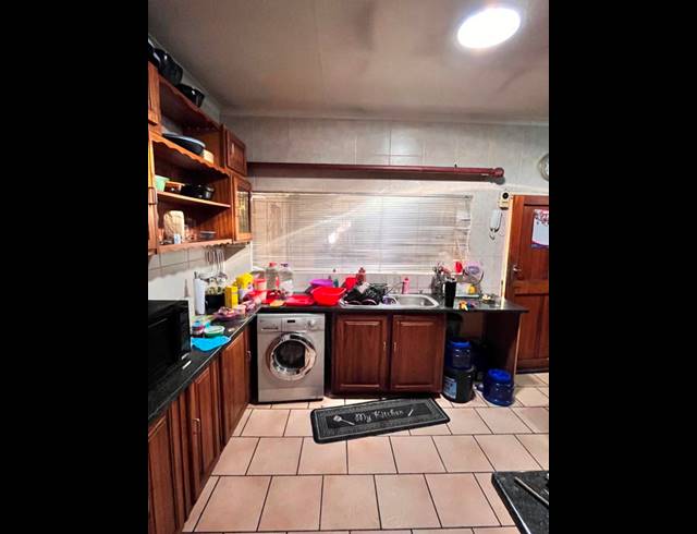 3 BEDROOM PROPERTY TO RENT IN DORANDIA